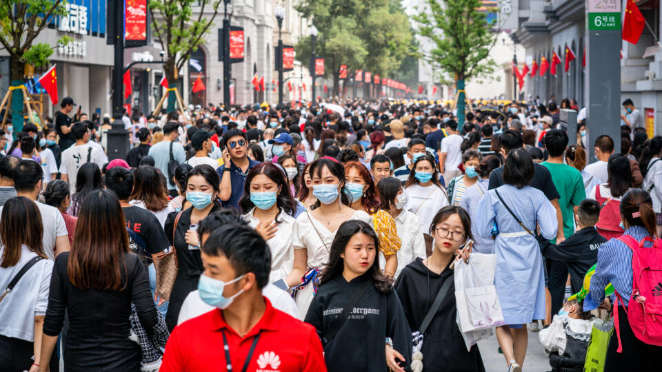 Wuhan,China,,,1,October,2020,:,Crowd,Of,People