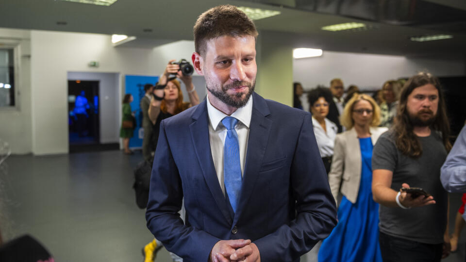 Na Slovensku sa v sobotu 30. septembra 2023 konali v poradí štvrté predčasné a celkovo deviate parlamentné voľby v ére samostatnosti. Na snímke predseda hnutia Progresívne Slovensko (PS) Michal Šimečka prichádza na volebnú noc do centrály hnutia v Bratislave v sobotu 30. septembra 2023. FOTO TASR - Jaroslav Novák