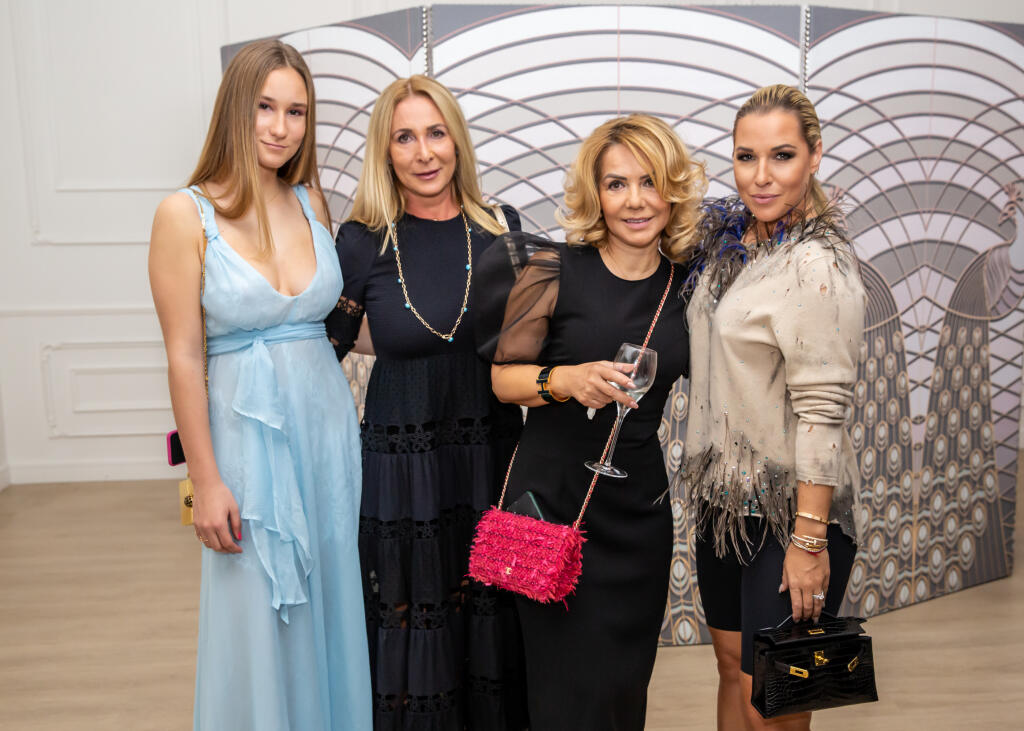 Na snimke je Tatiana Korbačková, Katarína Cibulková, Dominika Cibulková na charitatívnom večierku v galérii Envy Prive v Bratislave.
