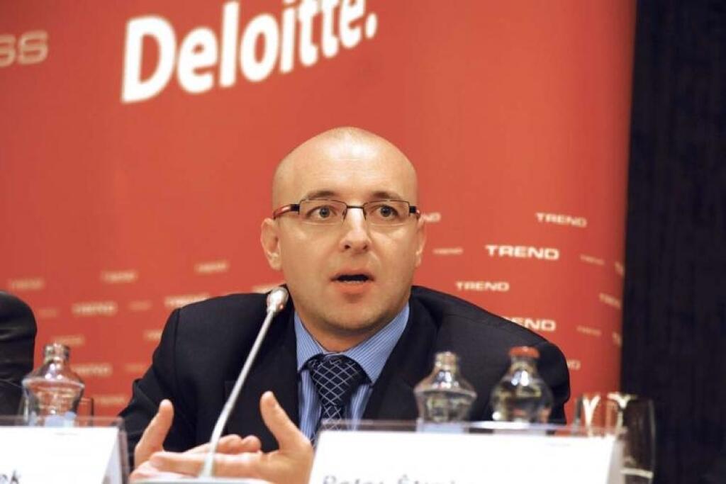Štát robí z firiem detektívov