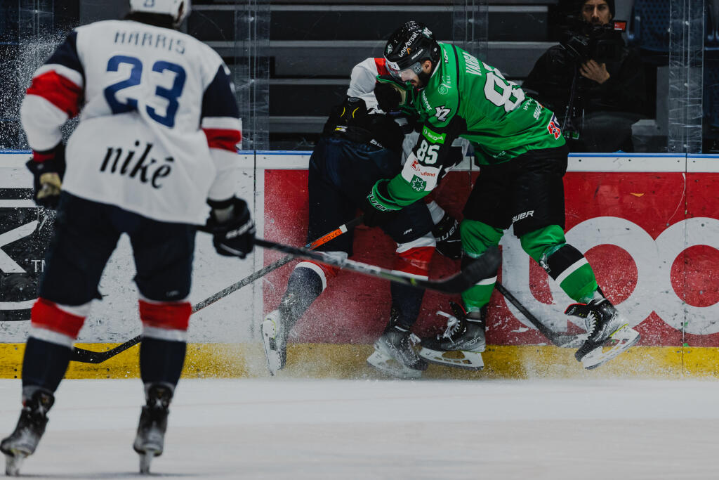 Počas zápasu 11.kola základnej časti hokejovej Tipos Extraligy medzi HC Slovan Bratislava a HC Nové Zámky.
