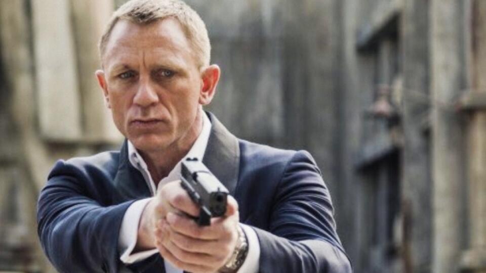 Agent 007 je v civilnom živote citlivý pacifista, vraj neznáša krv.