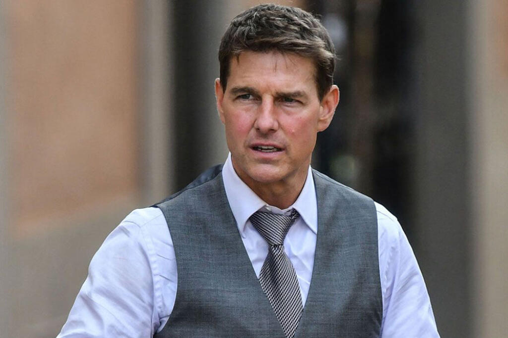 TOM CRUISE
