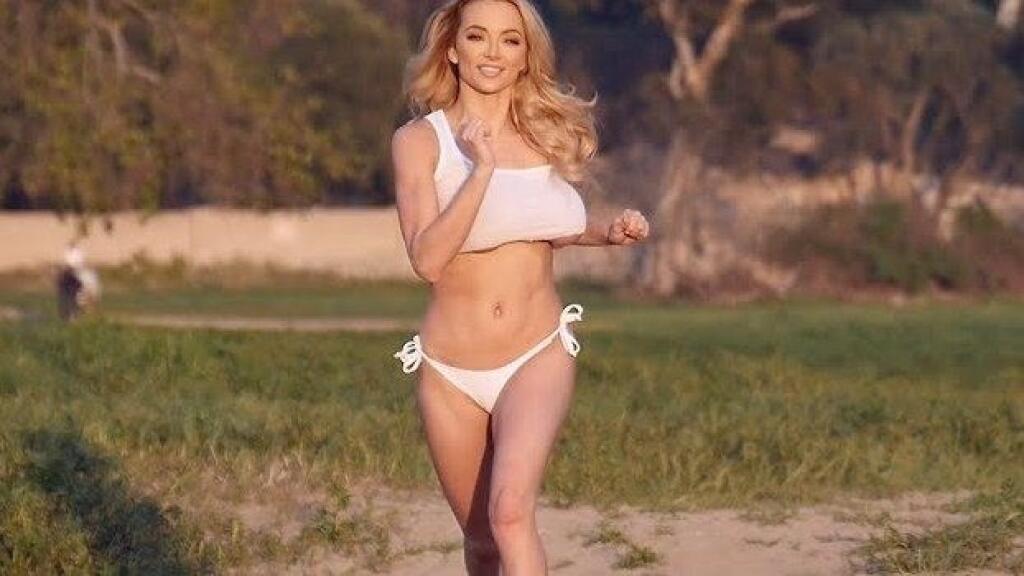 Lindsey Pelas patrí k novým objavom amerického glamour modelingu.