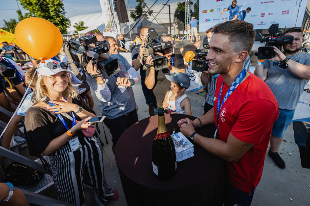 Grigar v Šamoríne rozdával autogramy a pózoval na fotografiách. Medzi požiadavkami fanúšikov sa našla aj jedna poriadne bizarná.