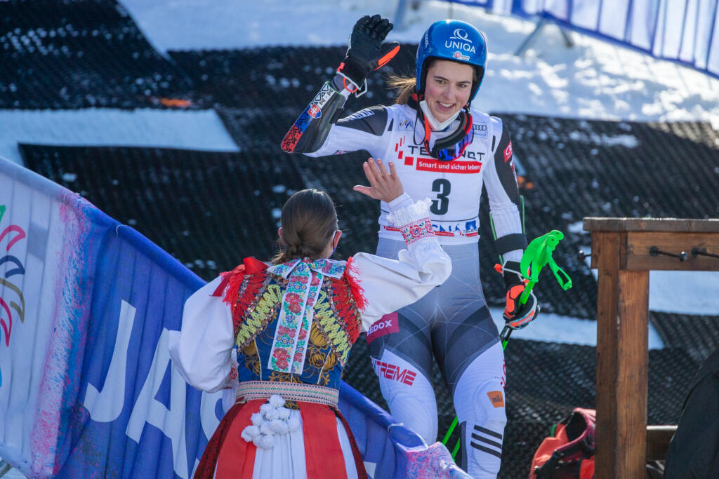 Pred víkendovými pretekmi v kanadskom Lake Louis dala prednosť návratu domov, pretože počas víkendu bude hlavnou hviezdou slávnostného otváracieho ceremoniálu lyžiarskej sezóny v našom najväčšom stredisku v Jasnej.