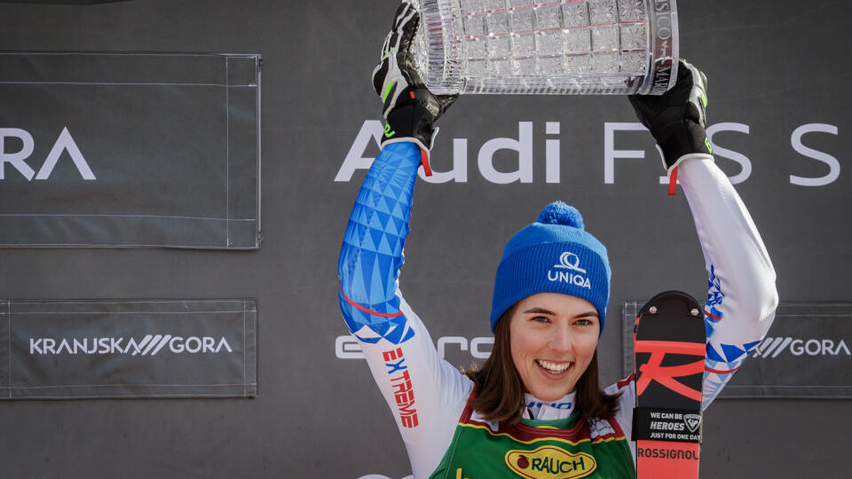 Na snímke Petra Vlhová v cieli druhého kola pretekov slalomu Svetového pohára v alpskom lyžovaní žien v Kranjskej Gore.