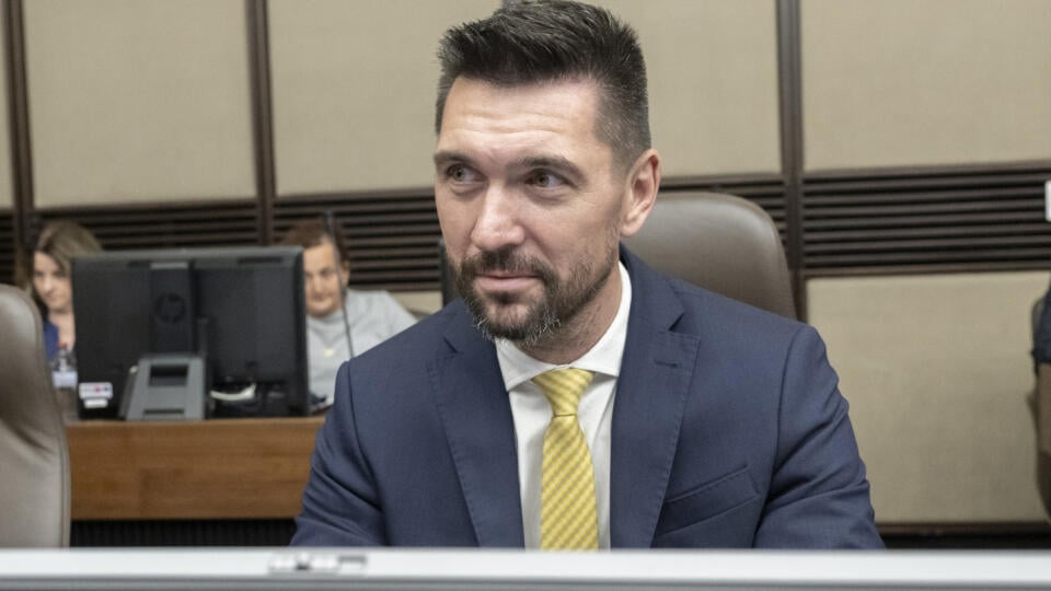 Na snímke minister pôdohospodárstva a rozvoj vidieka SR Richard Takáč (Smer-SD) počas 2. rokovania vlády SR 2. novembra 2023 v Bratislave. FOTO TASR - Martin Baumann