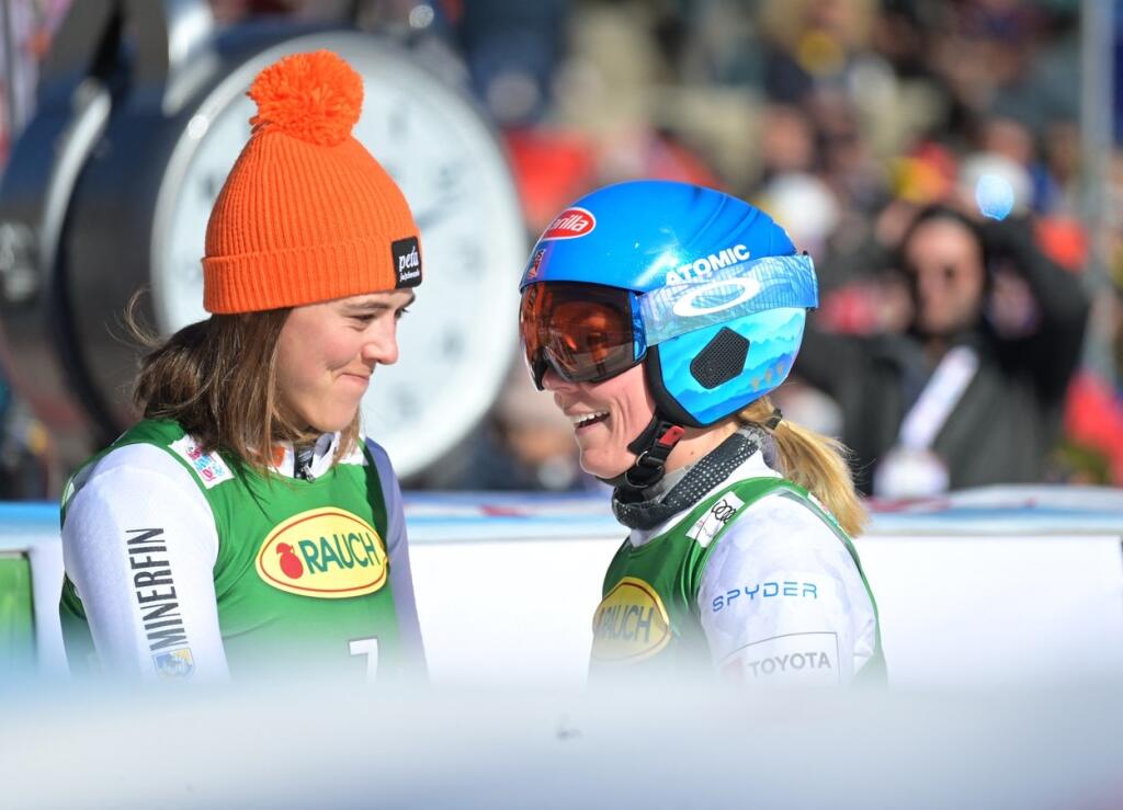 Petra Vlhová a Mikaela Shiffrinová po pretekoch v Söldene.