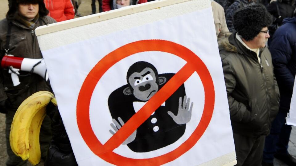 Bratislavské Námestie SNP druhý protest číslo dva Gorila 2.