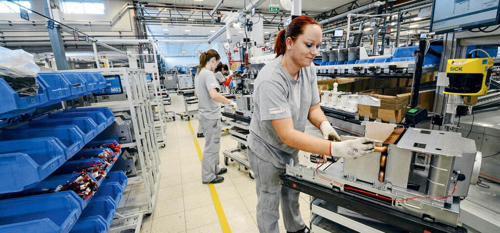 Strojári sa vezú na dobrej vlne, no vyhliadky nie sú pozitívne