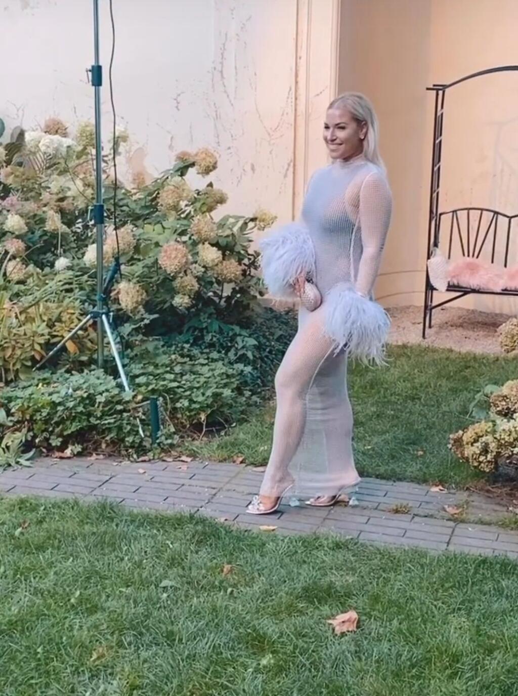 Podarilo sa nám zistiť, že naša bývalá tenistka mala na sebe odvážny model z dielne návrhárky Zuzany Kubíčkovej.