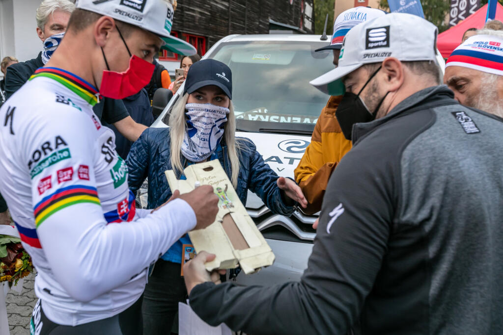 Na snímke je Peter Sagan počas druhej etapy cyklistických pretekov Okolo Slovenska s cieľom v Dolnom Kubíne.