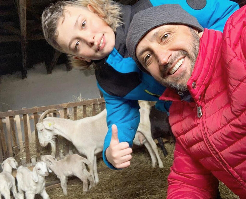 Ondrej s juniorom spolu zvyknú tráviť čas vonku.