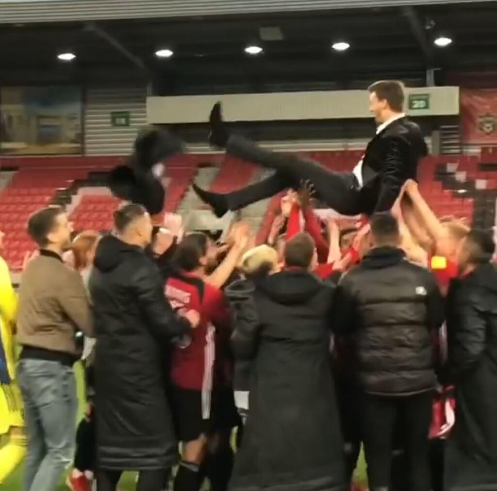 Spartak má hlavne na jar skvelú formu, ktorá vyvrcholila dvomi víťazstvami nad odvekým rivalom Slovanom v priebehu dvoch týždňov. Po triumfe 3:0 skončil tréner Michal Gašparík nad hlavami svojich hráčov.