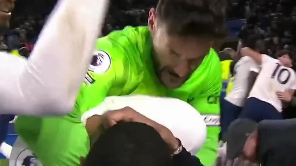 Usporiadateľovi vyskočil na koníka: Hviezda Tottenhamu po obrate s Leicestrom pobavila svet
