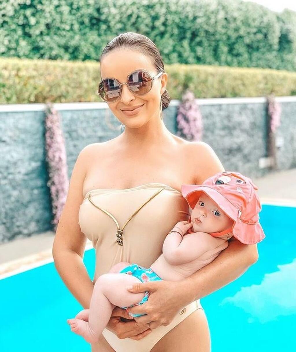 Keď boli Nízlová a Lobotka spolu a bývali v Neapole, na instagrame zdieľali najmä zábery z dvora, kde mali veľký bazén. Nebolo to však vždy med lízať.