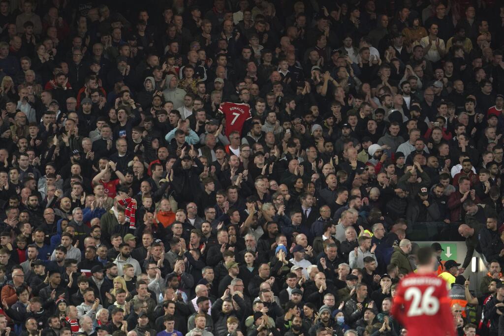 Liverpool (v červenom) zvíťazil na United 4:0