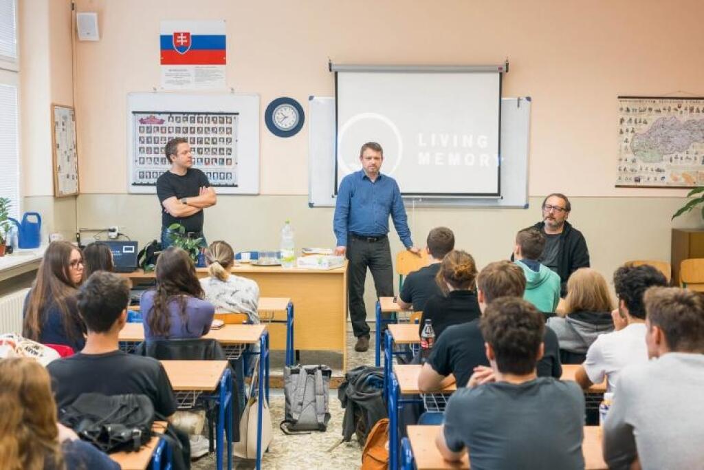 Historici: Totalita je bližšie, ako si myslíte