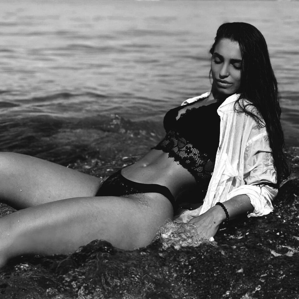 Sexi Sophia Kořinková sa nebojí ani odvážnejších záberov.