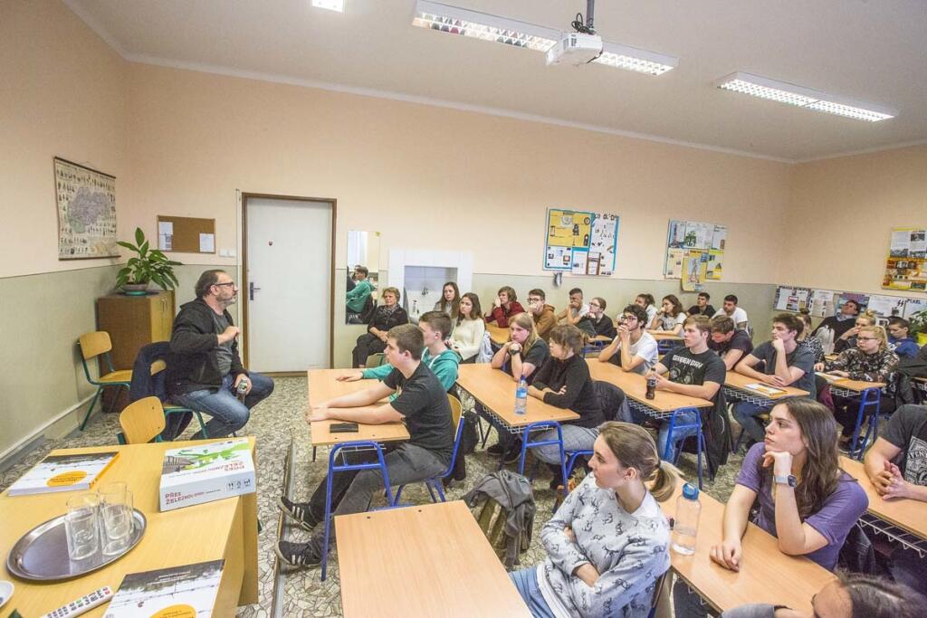 Diskusia so študentmi Gymnázia Karola Štúra v Modre