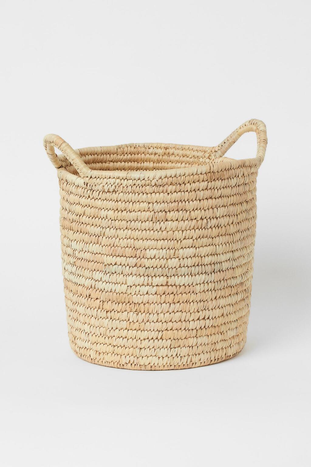 8. Odkladací kôš z morskej trávy, H&M Home, 19,99 €