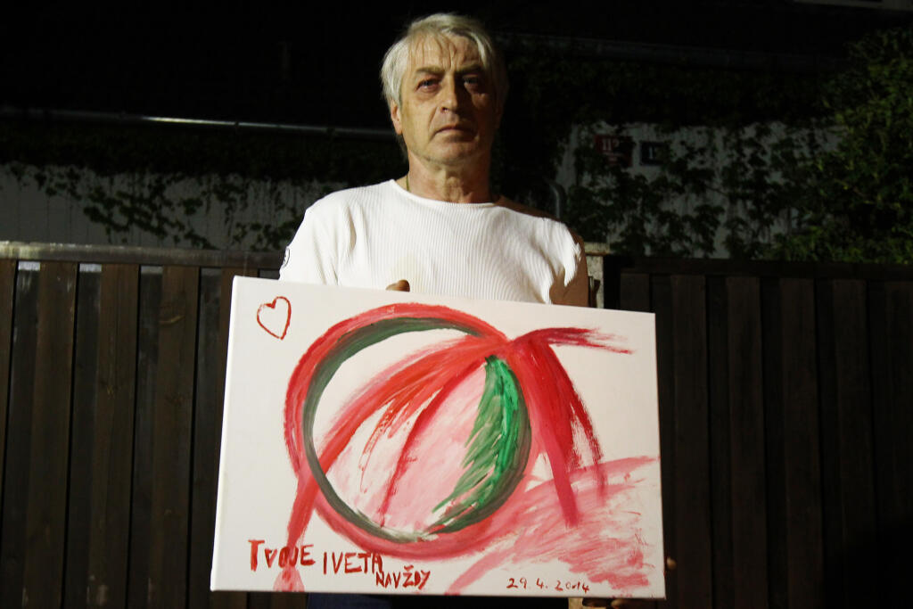 Po smrti Ivety Bartošovej Josef Rychtář smútil.