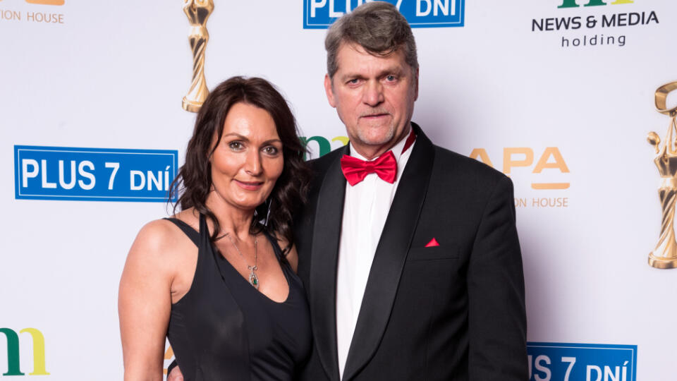 Ladislav Borbély s manželkou Miriam, ktorej počas minulého víkendu pripravil poriadny šok. V Nových Zámkoch si po druhýkrát povedali áno.