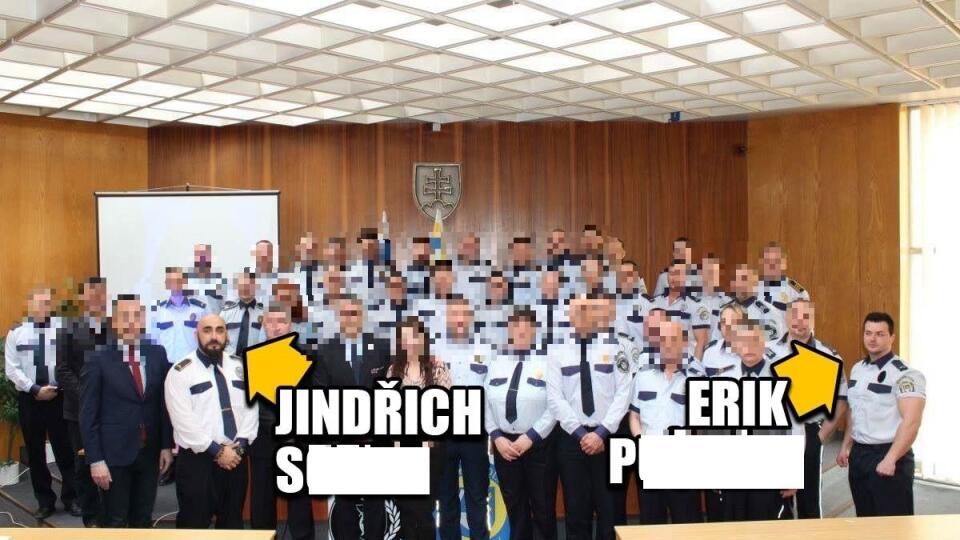 Na občianskej stránke zverejňujú nespokojní Trebišovčania svoje názory a nespokojnosť. Nepominuli ani kauzu dvoch policajtov.