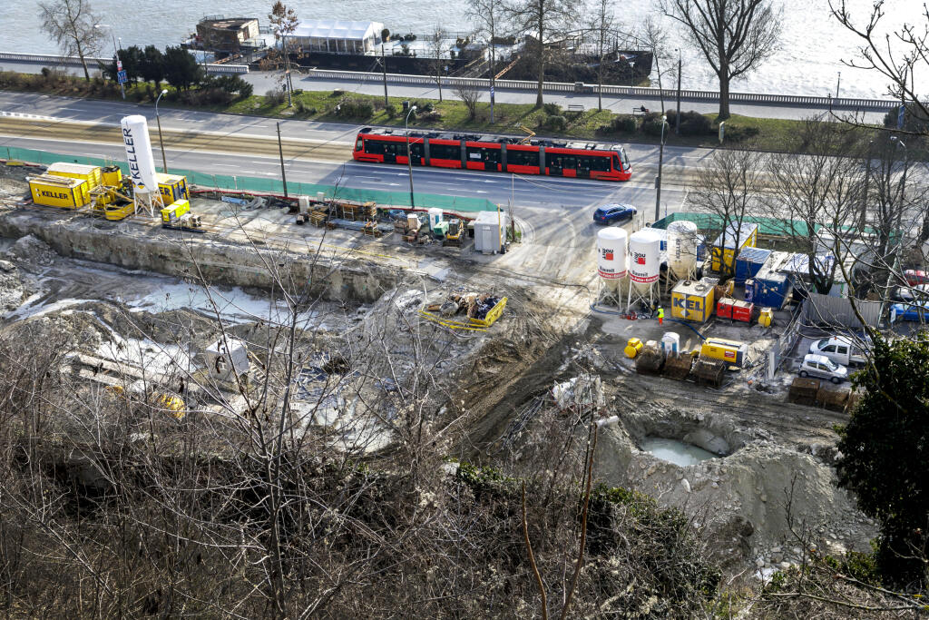Na snímke stavenisko v bratislavskom Podhradí, kde sa uskutočňuje výstavba developerského projektu Vydrica. V Bratislave 4. februára 2021. FOTO TASR - Dano Veselský