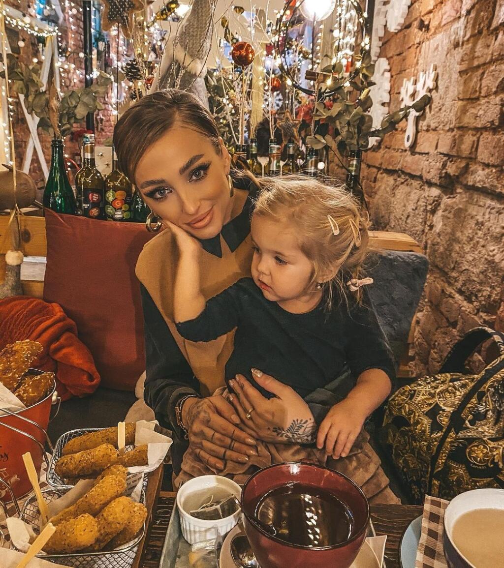 Lucia Lucid Sládečková so svojou rozkošnou dcérkou Lýdiou...