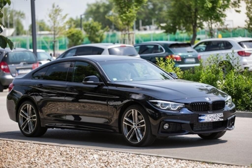 Stredopoliar Patrik Hrošovský z Viktorie Plzeň stavil taktiež na nemeckú značku. Jeho BMW radu 4 Gran Coupe začína na sume 40-tisíc eur.