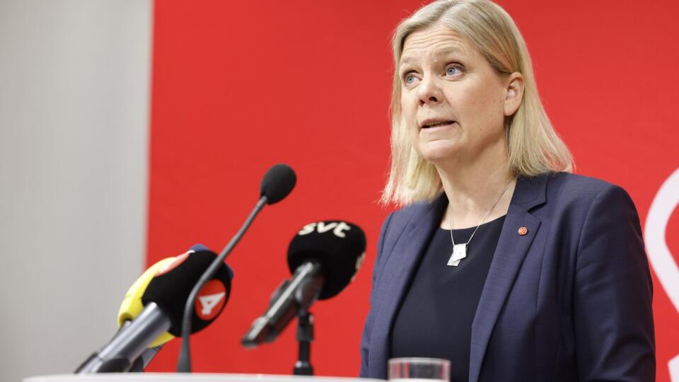 PK 28 Štokholm - Švédska premiérka Magdalena Anderssonová počas tlačovej konferencie v Štokholme v nedeľu 15. mája 2022. Anderssonová vyhlásila, že zámer jej krajiny vstúpiť do NATO nie je namierený voči Rusku. Podľa jej slov ide o najlepší spôsob, ako zaistiť bezpečnosť Švédska v zásadne zmenenej situácii, ktorú vyvolala ruská invázia na Ukrajinu. FOTO TASR/AP
Sweden's Prime Minister Magdalena Andersson gives a press conference after a meeting at the ruling Social Democrat's headquarters in S
