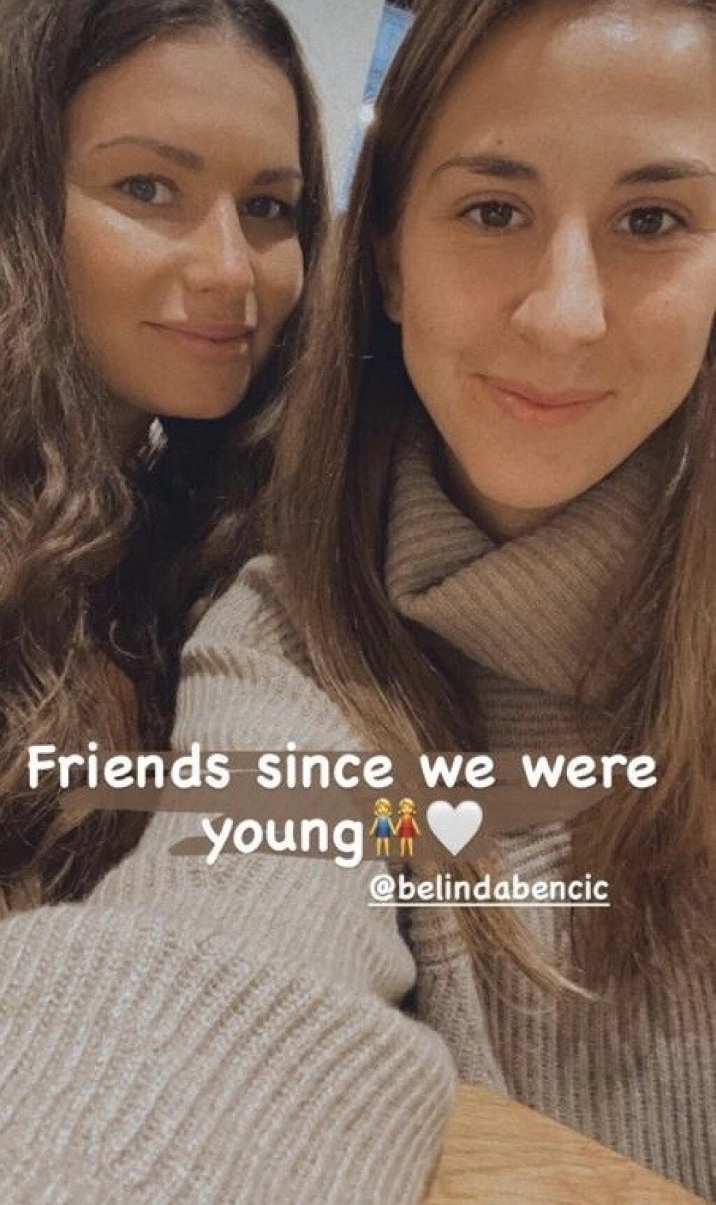 Tehotnú Natáliu prišla podporiť aj jej veľká kamarátka Belinda Benčičová.
