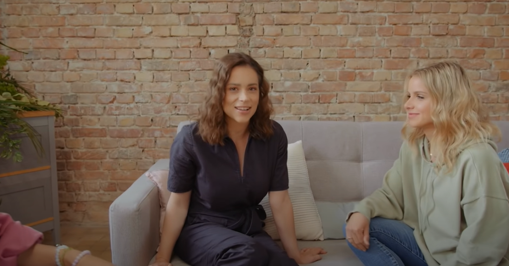 Marcinková v novom videoklipe Nely Pociskovej úplne žiari