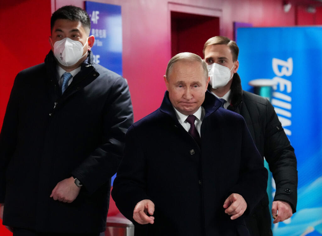 Prezident RUska Vladimir Putin prišiel osobne do Pekingu. Bohužiaľ, ruskú vlajku na olympiáde neuvidí. Rusi majú stále potupný dištanc po dopingových kauzách.