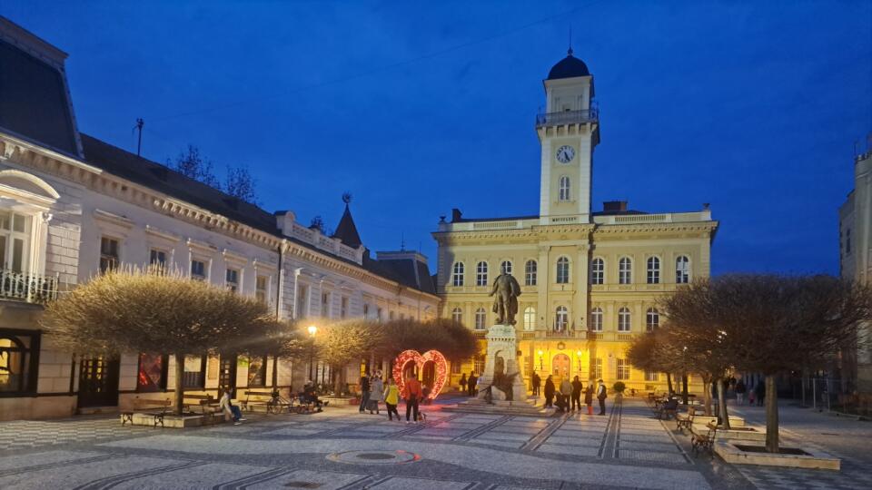 Ako prebieha mestské zastupiteľstvo v meste Komárno? Bude mu rozumieť aj Slovák žijúci v Komárne?