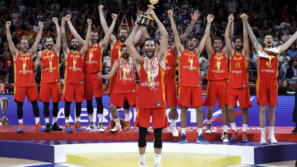 Basketbalisti Španielska získali titul majstrov sveta. Vo finálovom zápase zdolali v nedeľu v Pekingu Argentínu po suverénnom výkone 95:75. Španieli zopakovali triumf z roku 2006 z MS v Japonsku.