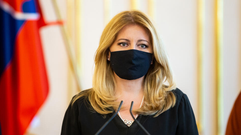 Prezidentka Zuzana Čaputová prijala ministerku spravodlivosti SR Máriu Kolíkovú, prvú viceprezidentku Policajného zboru SR Janu Maškarovú a riaditeľku nitrianskej neziskovej organizácie Centrum Slniečko Marianu Kováčovú. Témou stretnutia boli plánované legislatívne zmeny, ktoré by mali pomôcť týraným ženám.