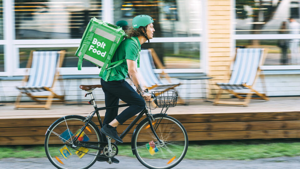 bolt, food, delivery, jedlo, donaska, bycikel, prilba