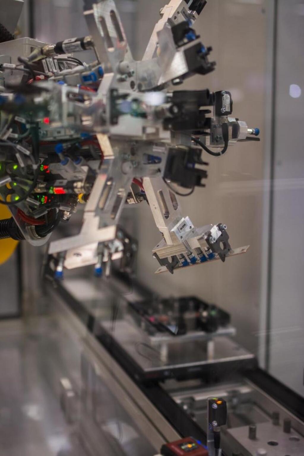 Ako trenčianske Leoni ťaží zo samojazdiacich áut a robotov