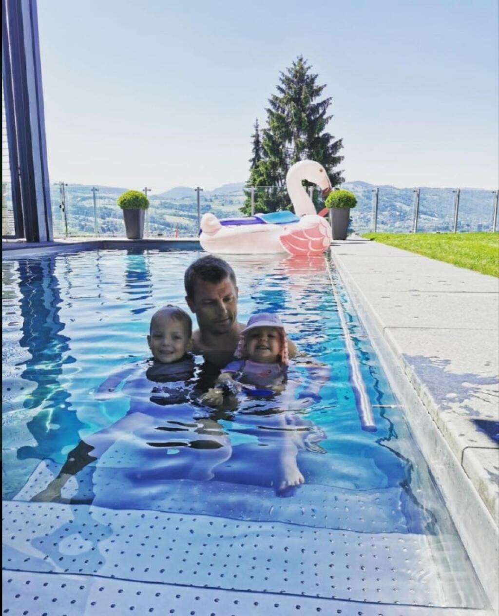 Kimi sa môže s deťmi hocikedy vyblázniť v bazéne s krásnym výhľadom.