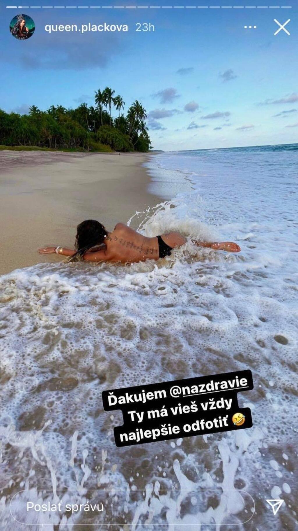 Plačková ako morská panna.
