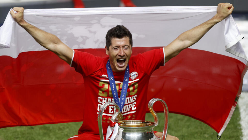 Najlepším kanonierom futbalovej Ligy majstrov 2019/2020 sa s pätnástimi gólmi stal Robert Lewandowski z Bayernu Mníchov.