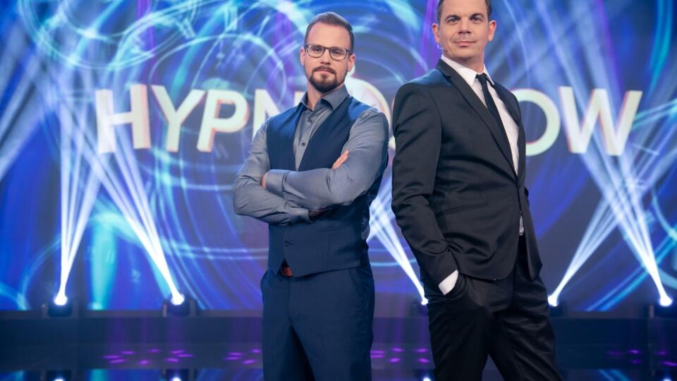 Hypnotizér Martin Lajprík (vľavo) a moderátor Dano Dangl.