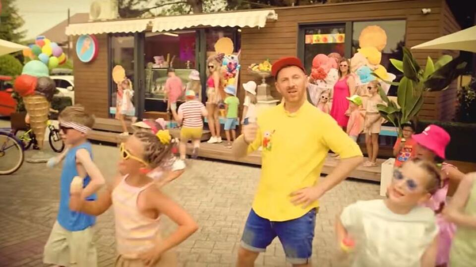 Rytmus a Miro Jaroš nahrali chytľavú pieseň pre deti.