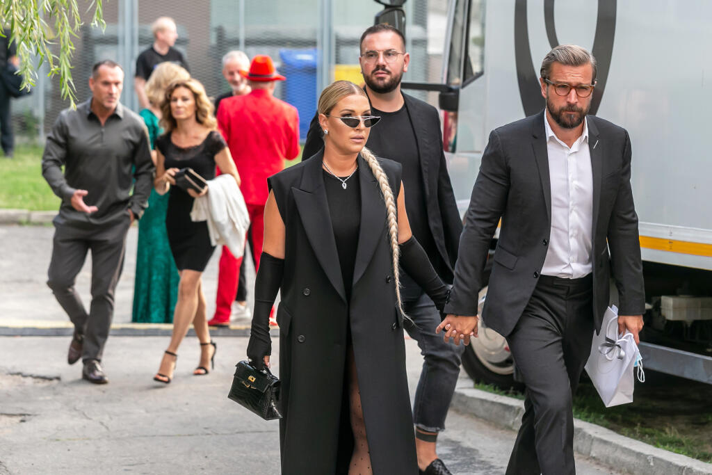 Cibulková bola na galavečere neprehliadnuteľná. Bývalá tenistka sa objavila v odvážnom outfite, v kombinácii s luxusnými šperkami, ktoré mala na sebe, boli pochopiteľne všetky oči na nej.