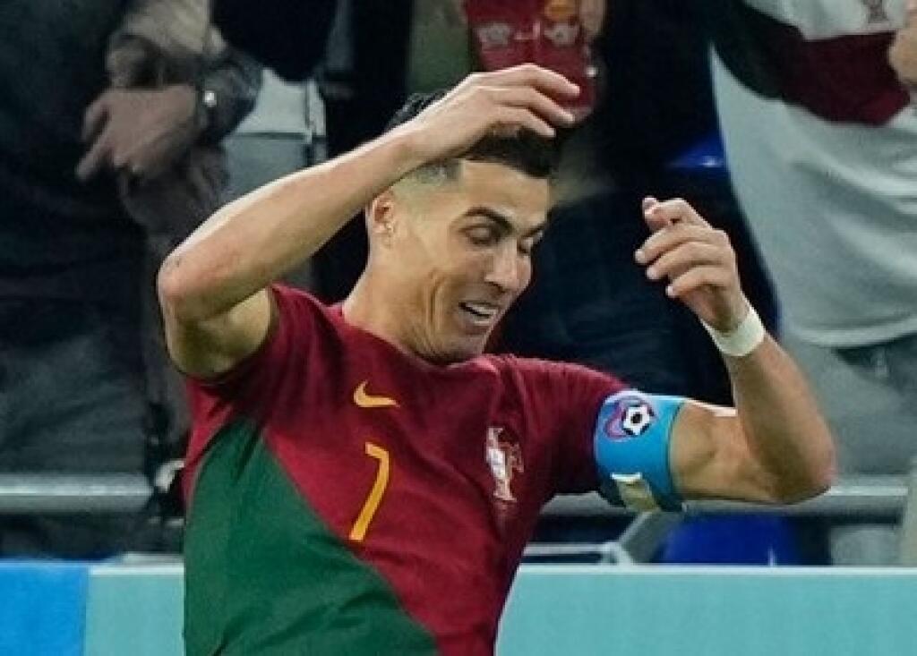Portugalská futbalová federácia (FPF) vo štvrtok poprela správy o tom, že Cristiano Ronaldo pohrozil odchodom z tímu po tom, ako vo štvrťfinále MS v Katare so Švajčiarskom nenastúpil v základnej zostave.