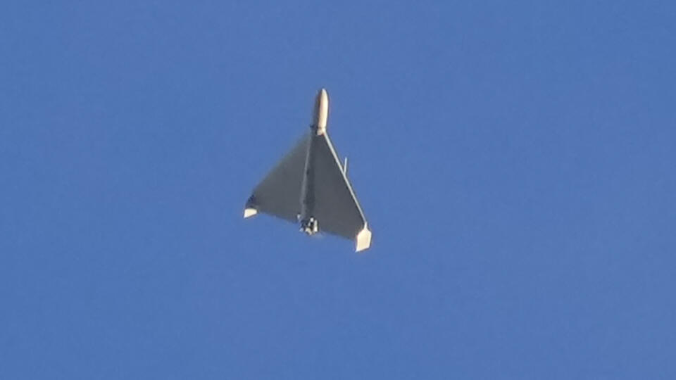 Iránsky dron na oblohe v Kyjeve.