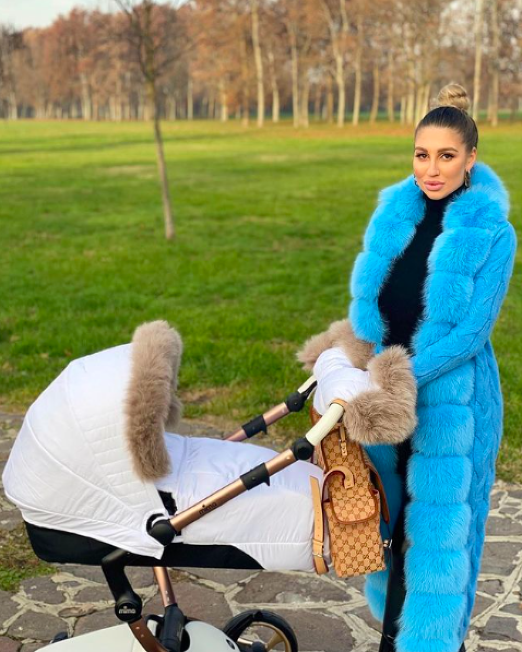 Barbora Hrončeková prvýkrát ukázala, v akom luxuse vozia dcérku Charlotte.